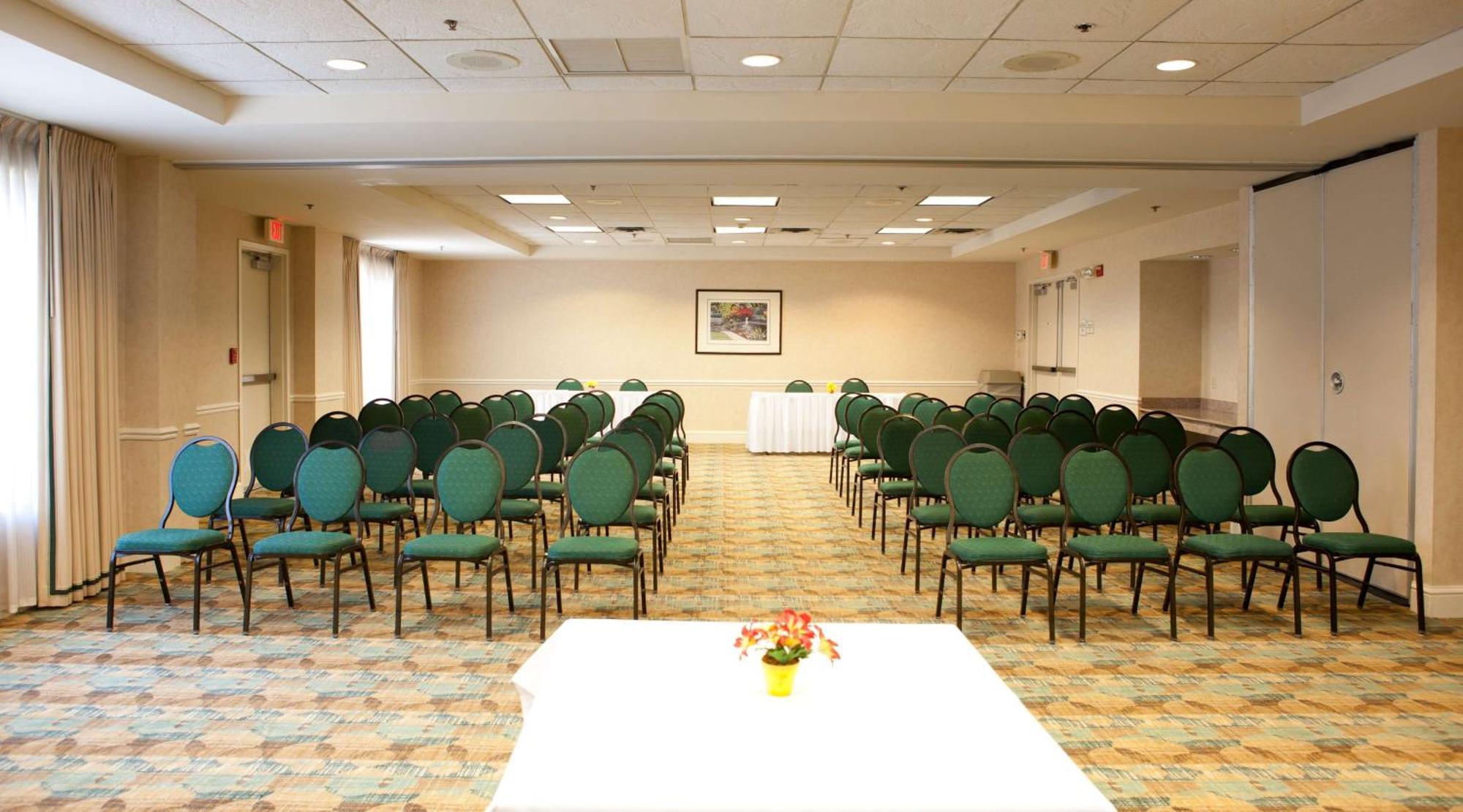 Hilton Garden Inn Secaucus/Meadowlands Экстерьер фото
