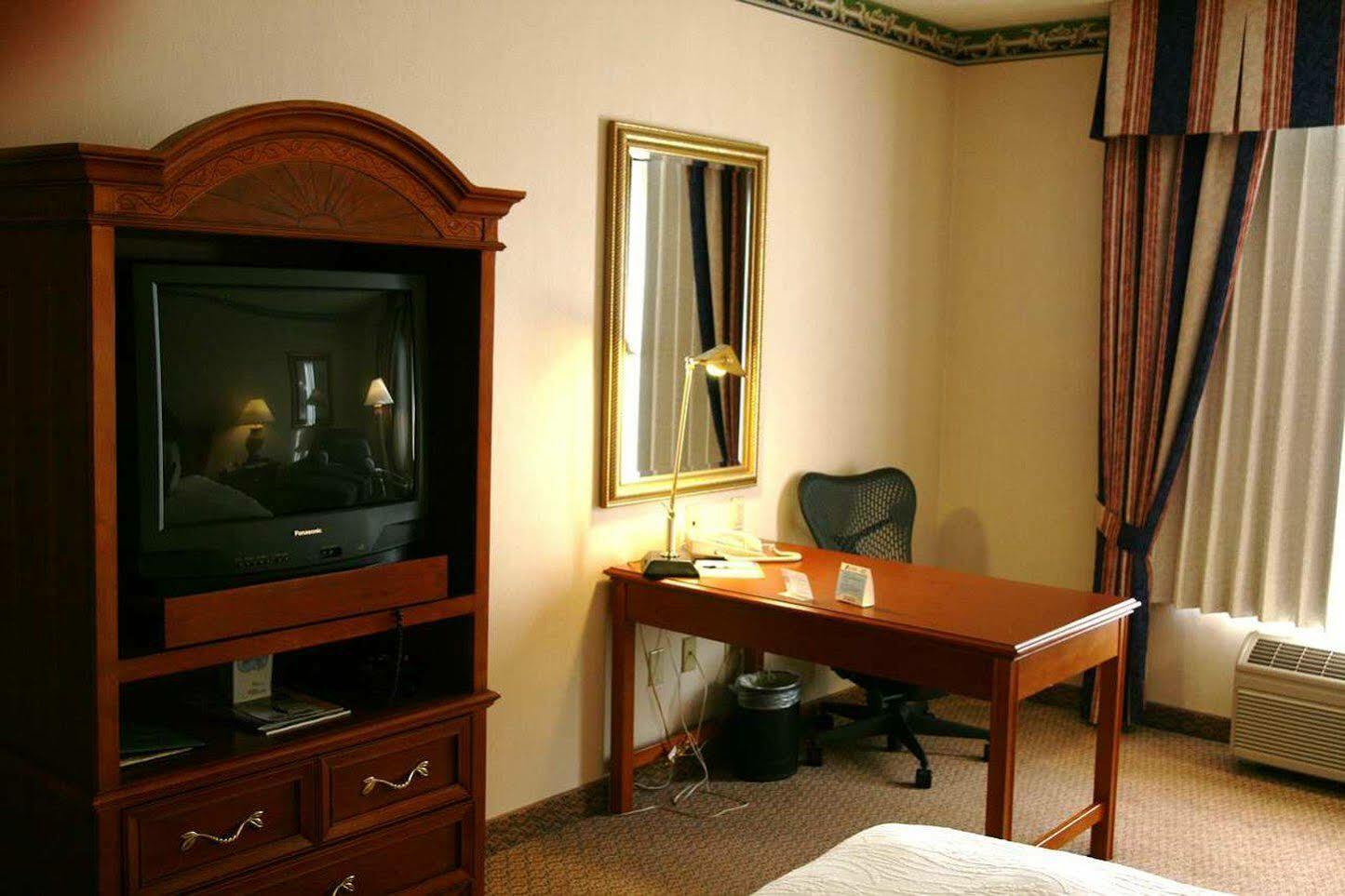 Hilton Garden Inn Secaucus/Meadowlands Экстерьер фото